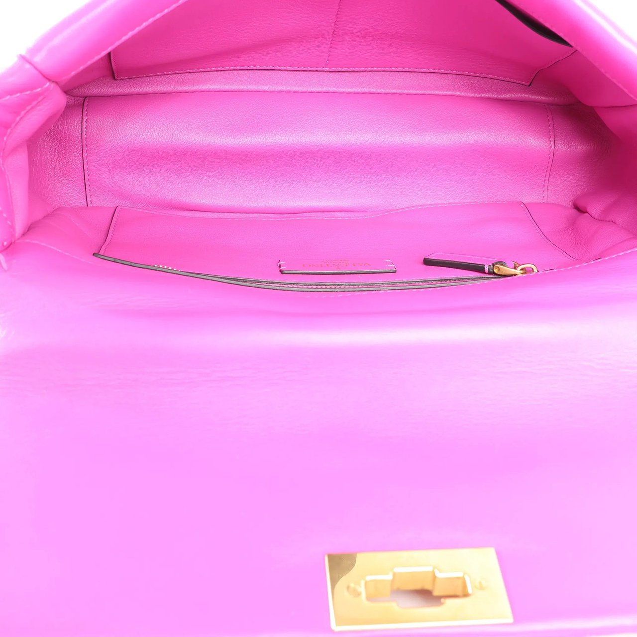 Valentino Garavani Roman Studs Leather 2-way Crossbody Bag in Pink Roze