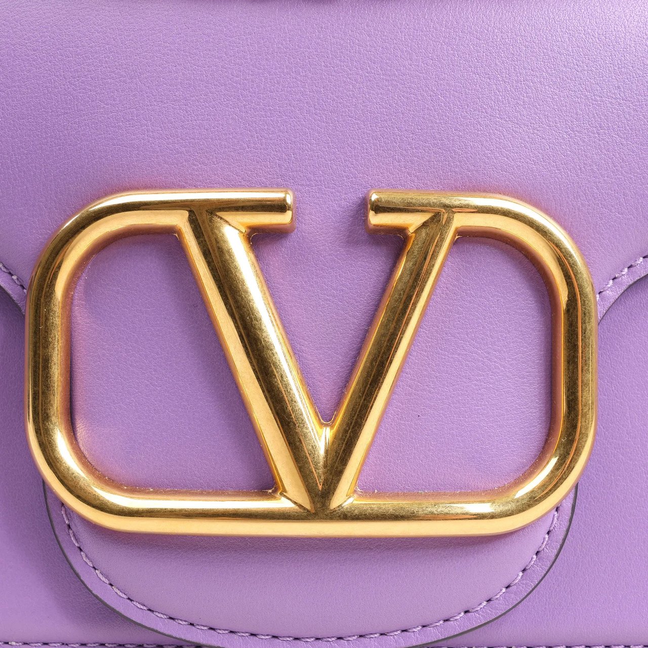 Valentino Garavani VLogo Loco 2Way Chain Handbag in Purple Paars