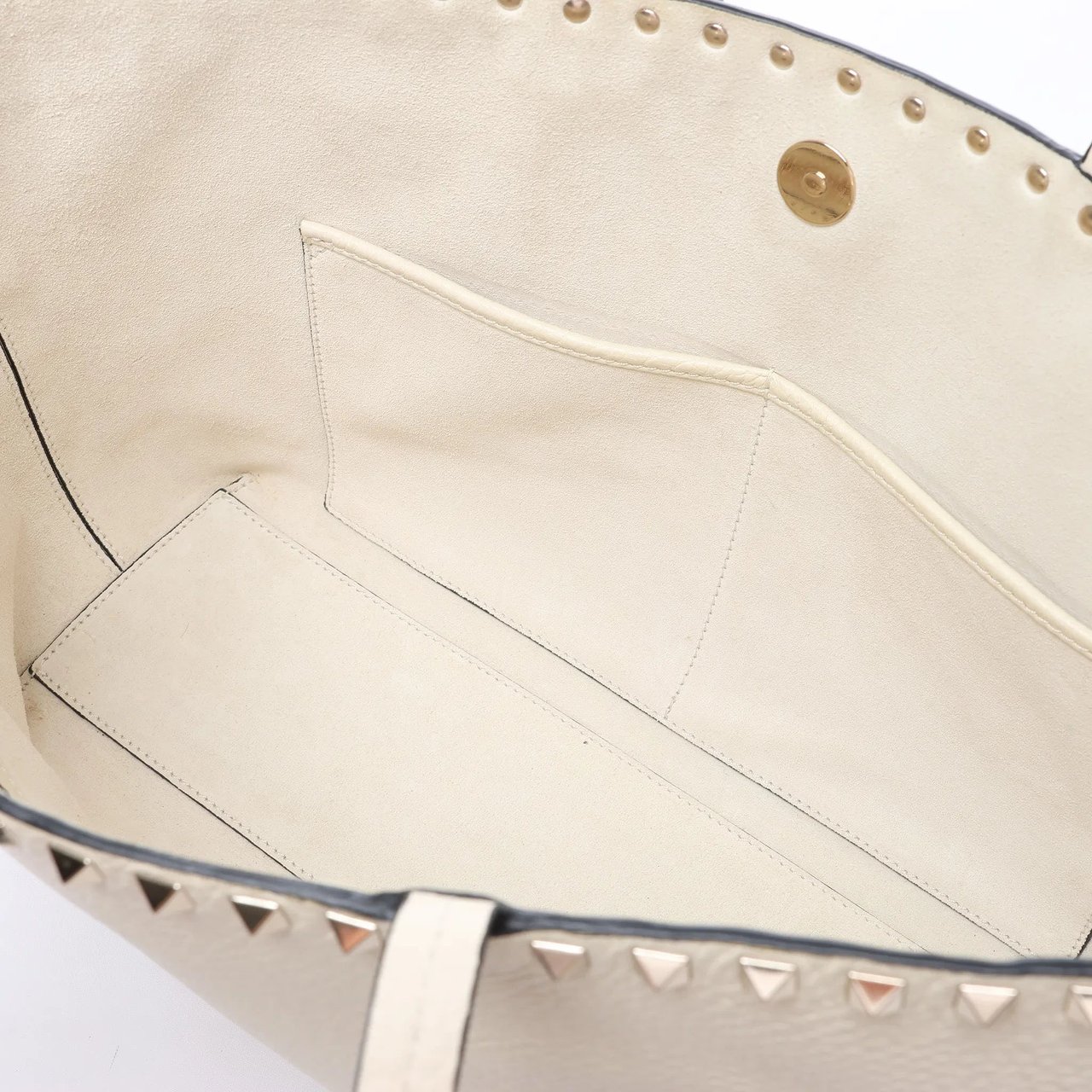 Valentino Garavani Rockstud Leather Shoulder Bag in Ecru Divers
