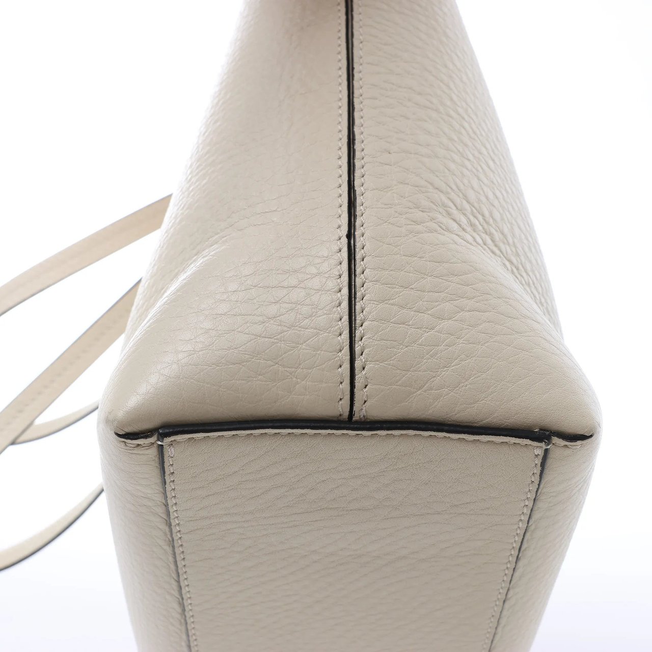 Valentino Garavani Rockstud Leather Shoulder Bag in Ecru Divers