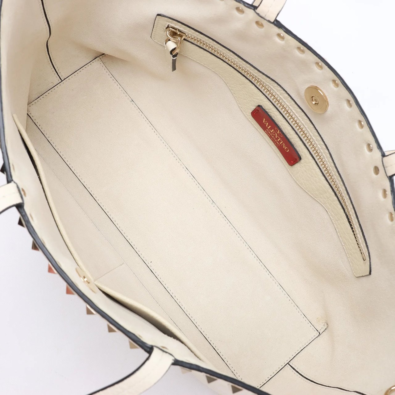 Valentino Garavani Rockstud Leather Shoulder Bag in Ecru Divers