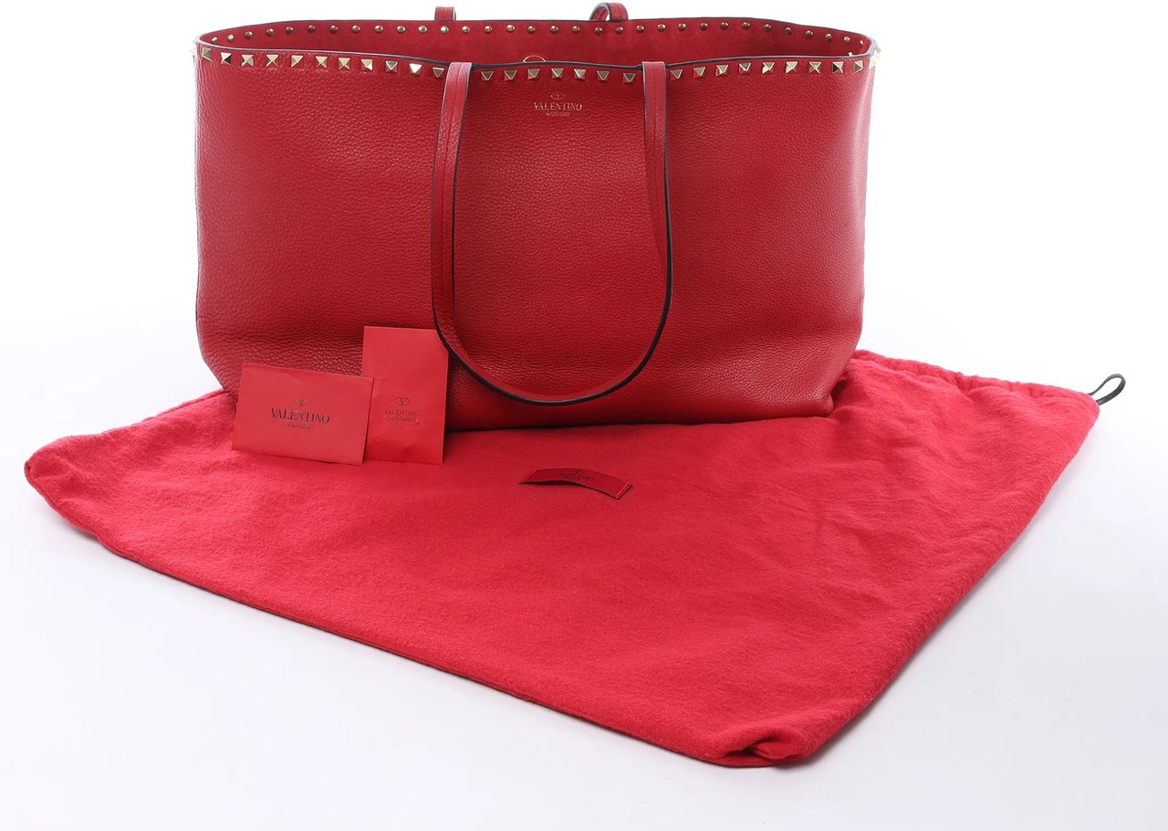 Valentino Garavani Rockstud Leather Shoulder Bag in Red Divers