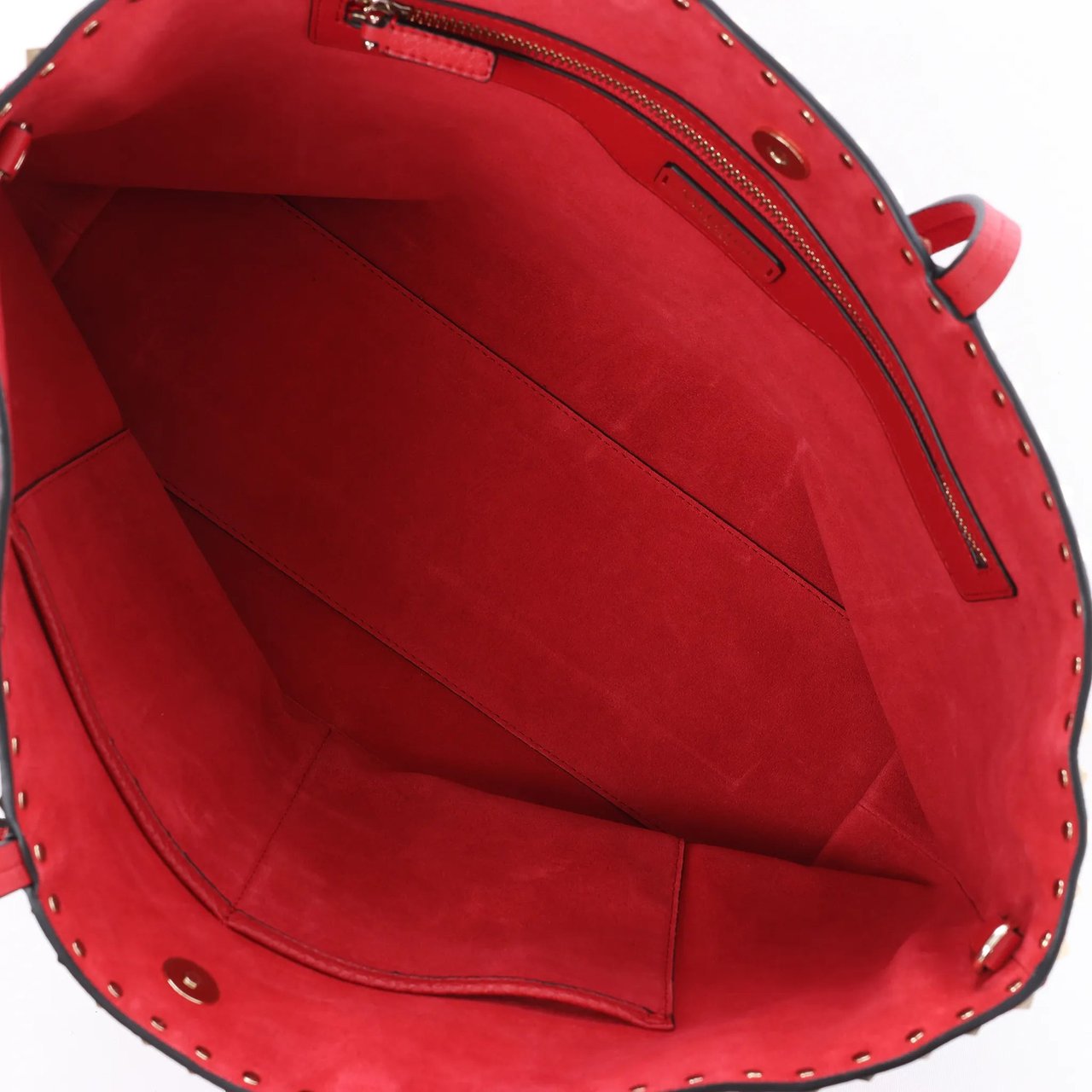 Valentino Garavani Rockstud Leather Shoulder Bag in Red Divers