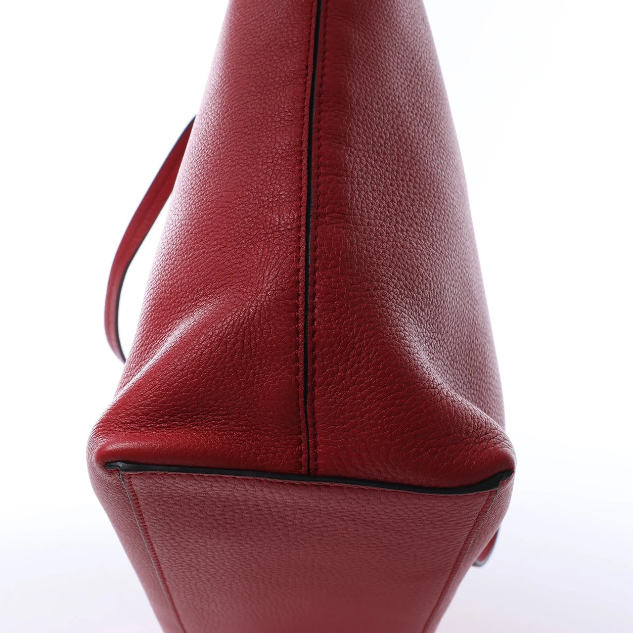 Valentino Garavani Rockstud Leather Shoulder Bag in Red Divers