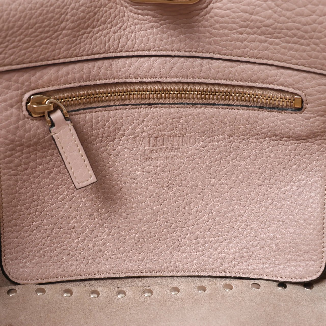 Valentino Garavani Rockstud Leather 2Way Handbag in Dusty Pink Roze