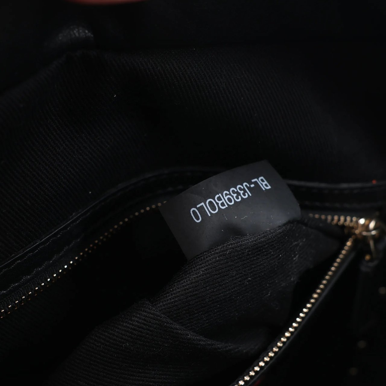 Valentino Garavani Rockstud Leather 2Way Handbag in Black Zwart