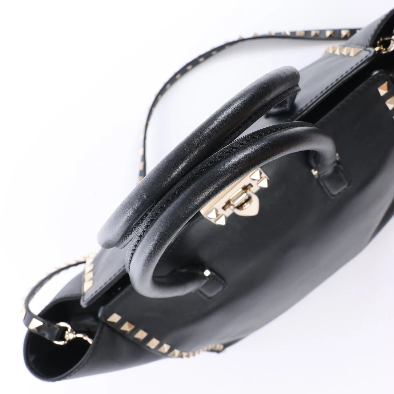 Valentino Garavani Rockstud Leather 2Way Handbag in Black Zwart