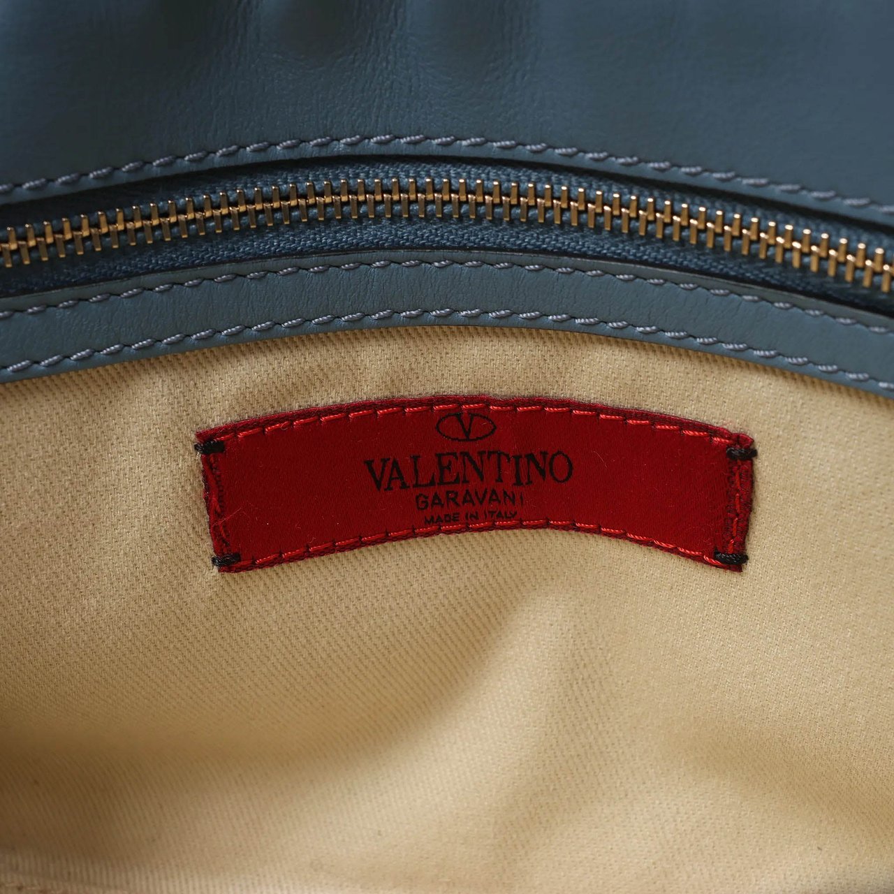 Valentino Garavani Valentino Rockstud 2Way Handbag in Blue Blauw