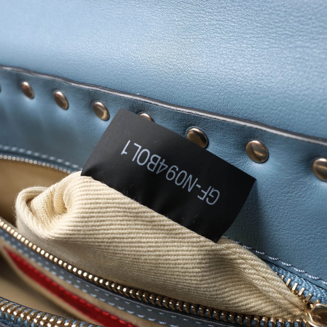 Valentino Garavani Valentino Rockstud 2Way Handbag in Blue Blauw