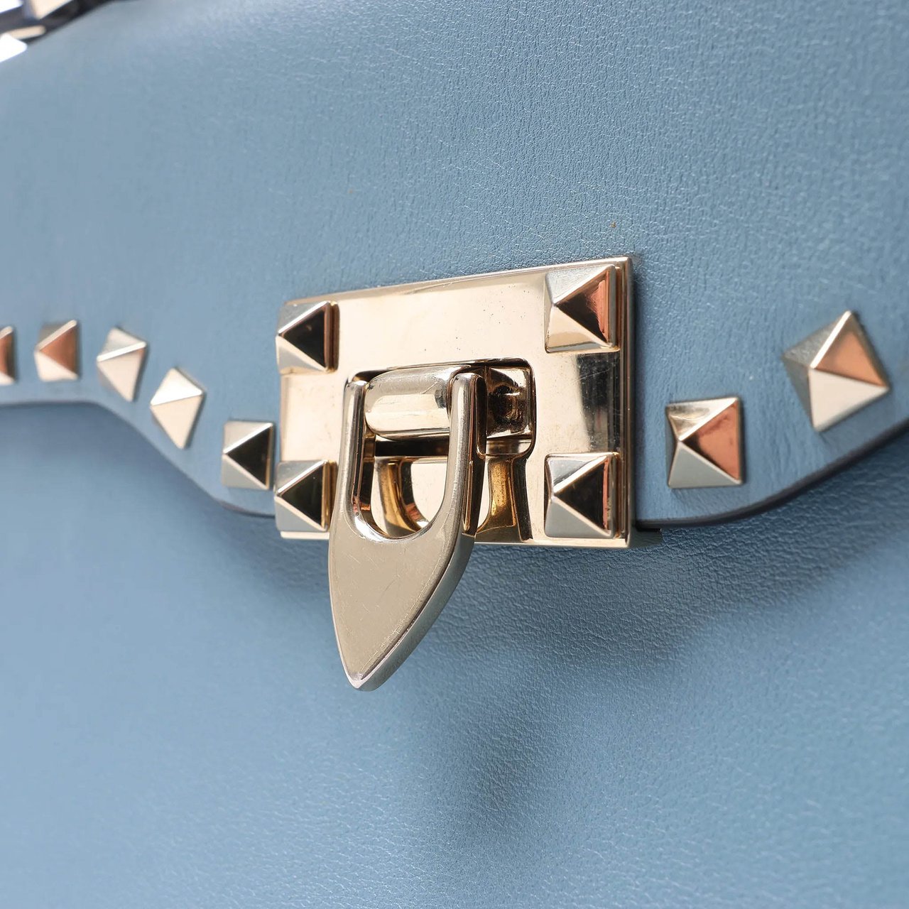 Valentino Garavani Valentino Rockstud 2Way Handbag in Blue Blauw