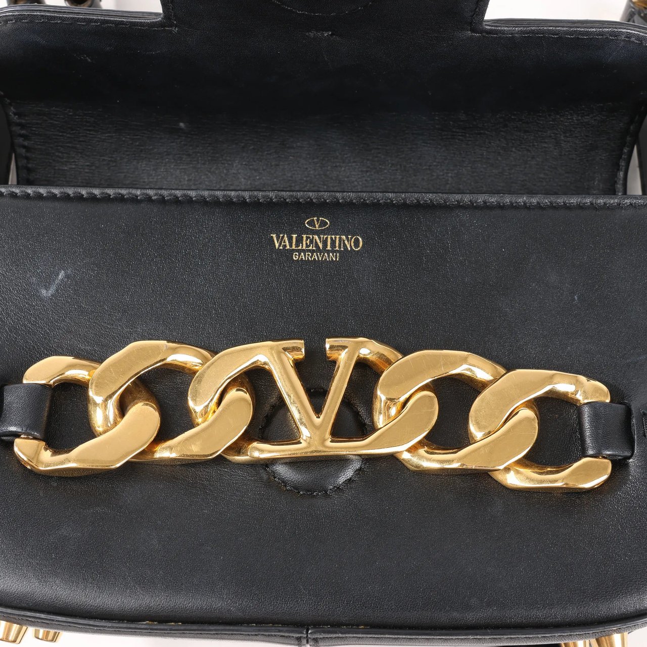 Valentino Garavani VLogo Leather Shoulder bag in Black Zwart