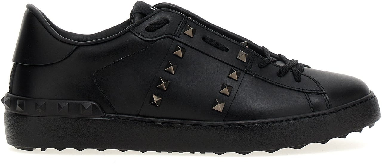 Valentino Garavani Black Calfskin Low Top Sneakers Zwart