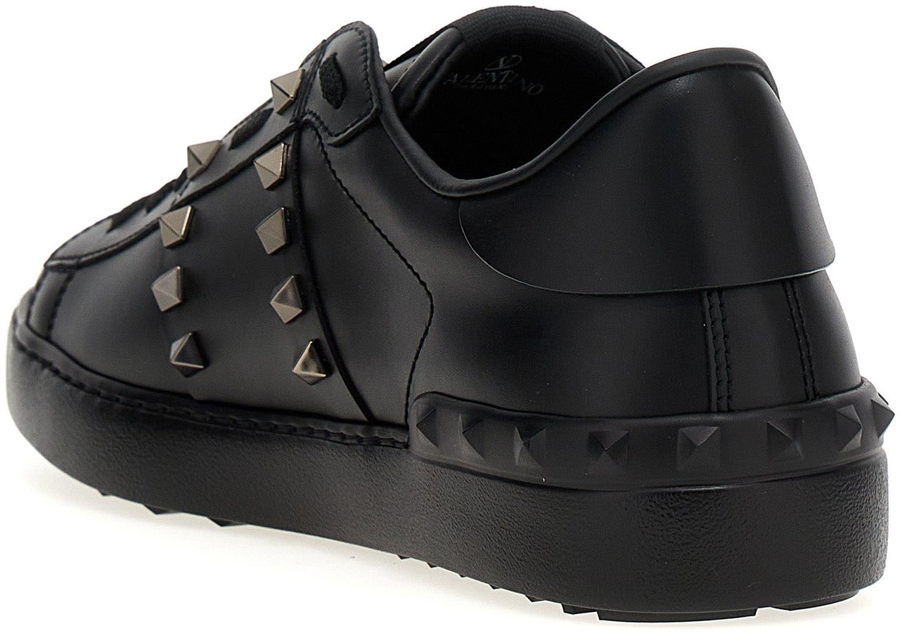 Valentino Garavani Black Calfskin Low Top Sneakers Zwart