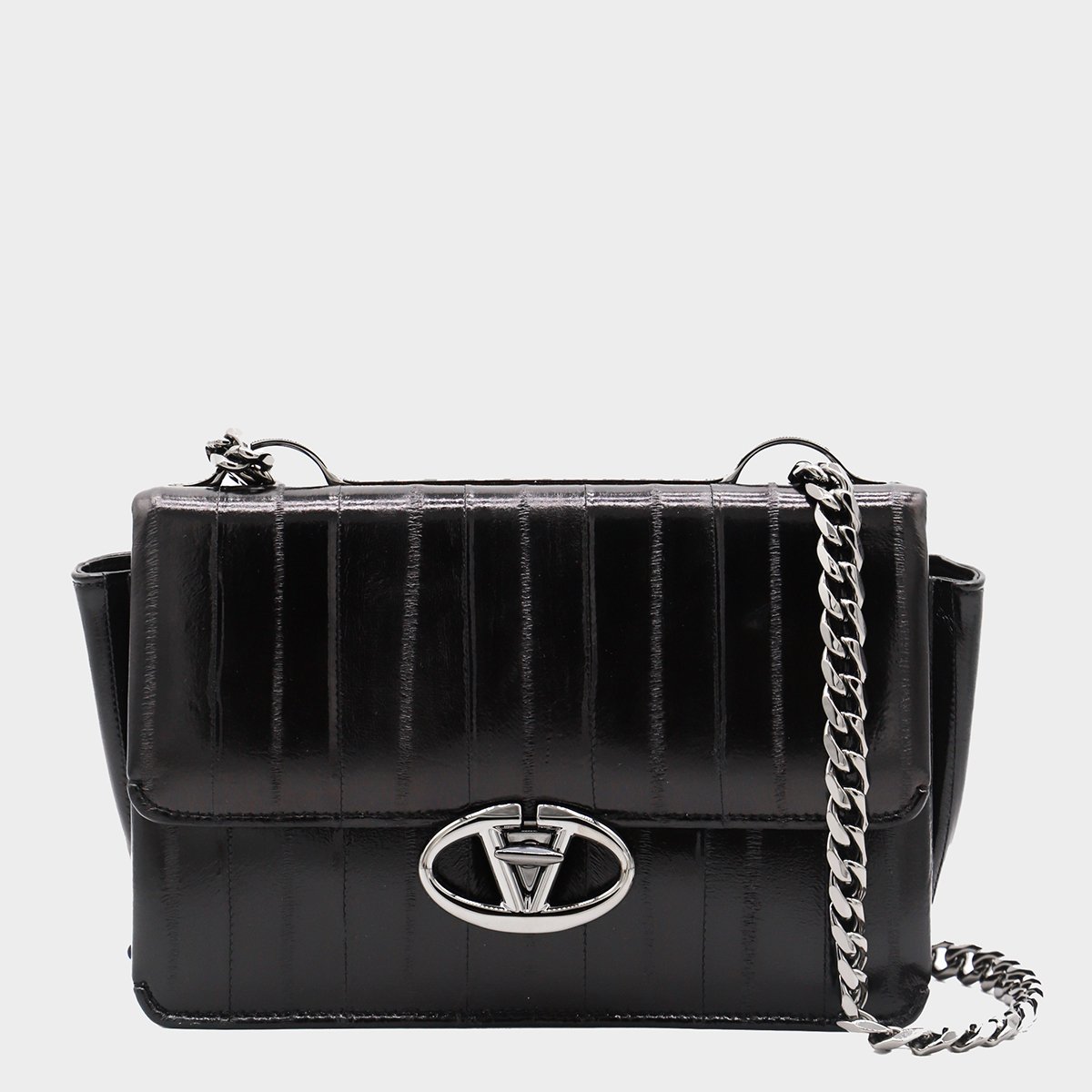 Valentino Garavani Rectangular Black Bag With Glossy Quilted Texture And Silver Emblem Zwart