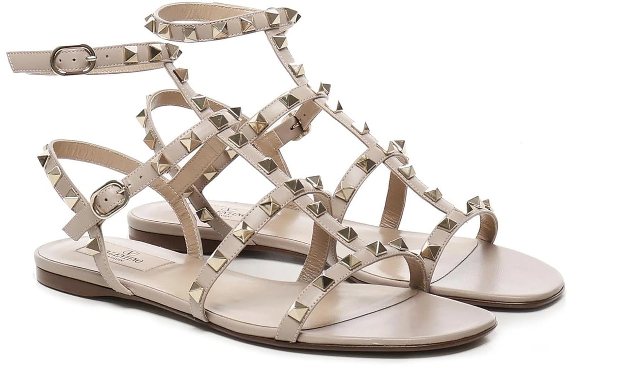 Valentino Garavani VALENTINO GARAVANI Rockstud flat sandals Beige