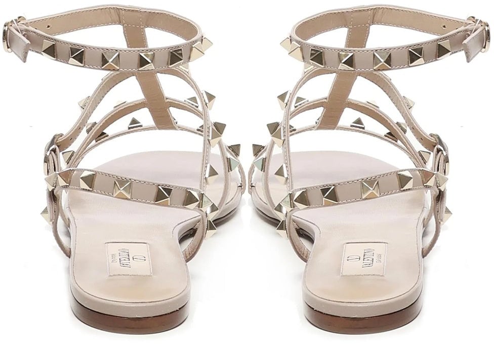 Valentino Garavani VALENTINO GARAVANI Rockstud flat sandals Beige