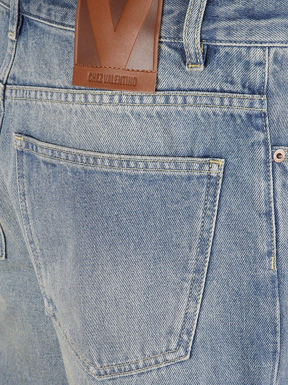 Valentino Garavani Stonewashed Denim Jeans With Central Ironed Pleats Grijs