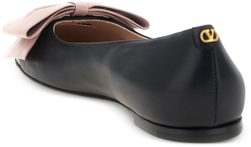 Valentino Garavani Flat Shoes Black Zwart