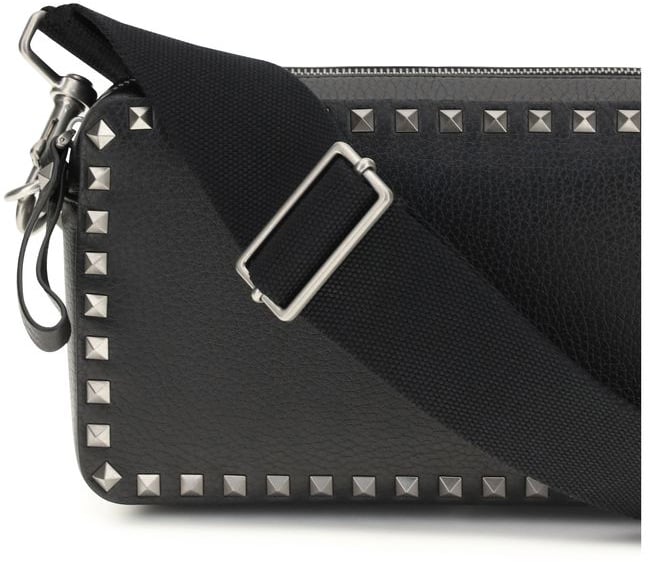 Valentino Garavani Valentino Garavani Black Calf Leather Bos Taurus Shoulder Bag Zwart