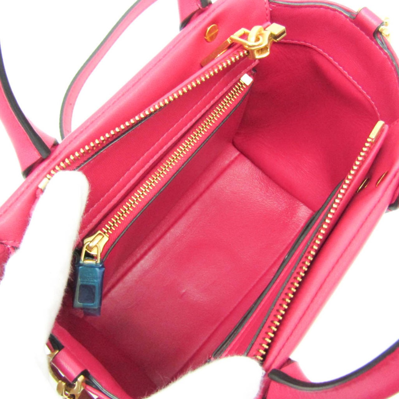 Valentino Garavani One Stud Top Handle Leather Small Roze