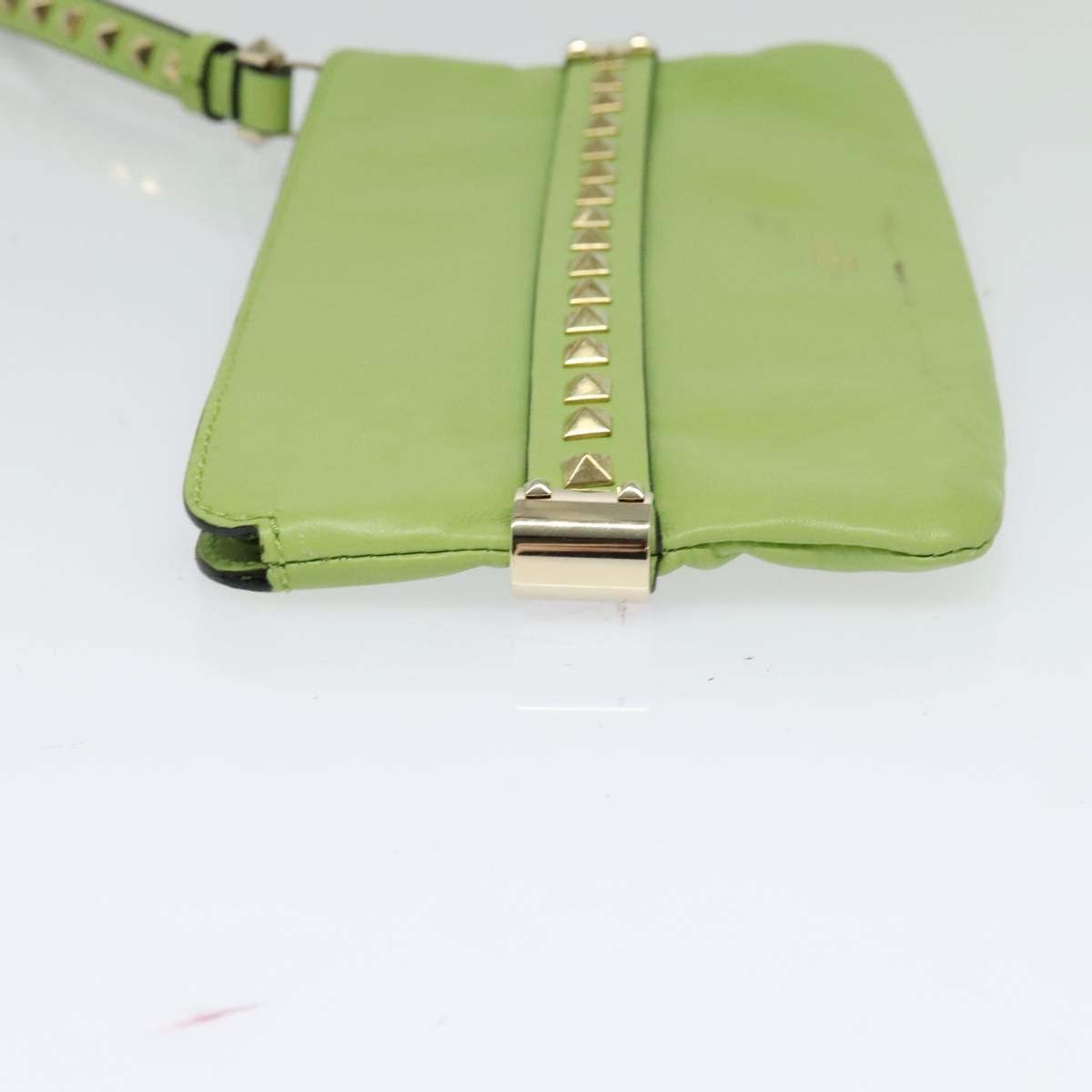 Valentino Garavani Rockstud Wristlet Leather Small Groen