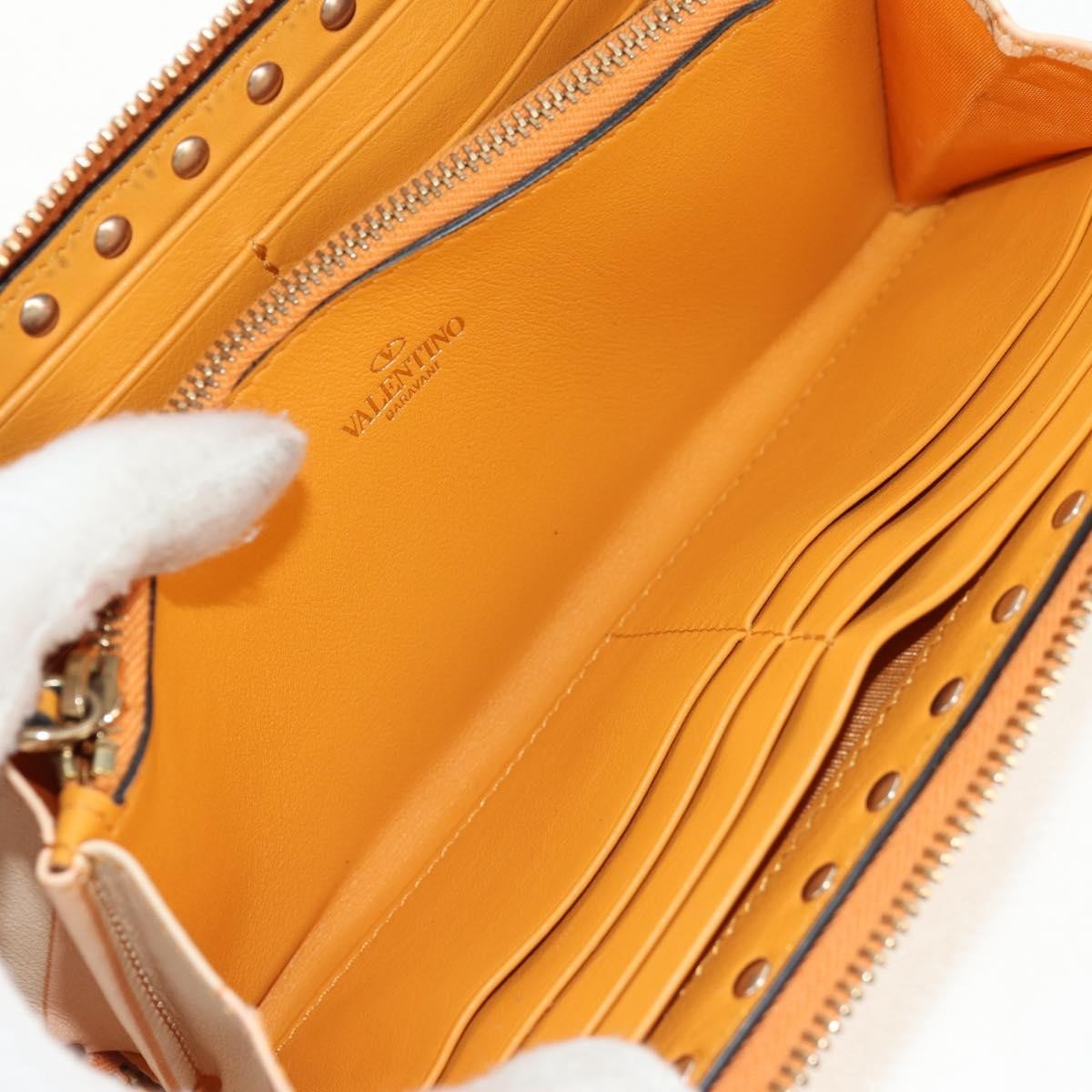 Valentino Garavani Valentino Garavani Rockstud Zip Around Wallet Striped Leather Oranje