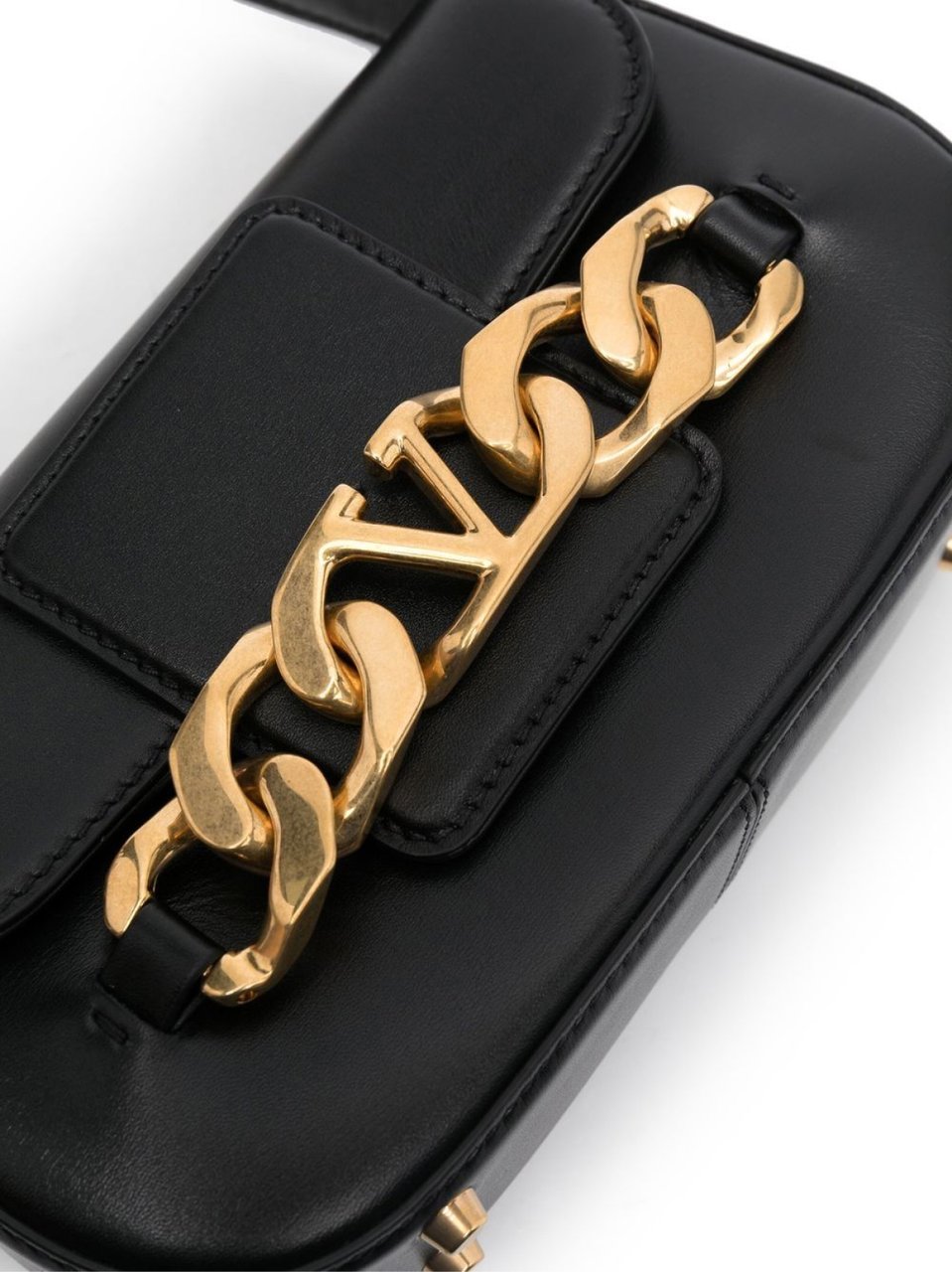 Valentino Garavani Vlogo Chain Shoulder Bag Zwart