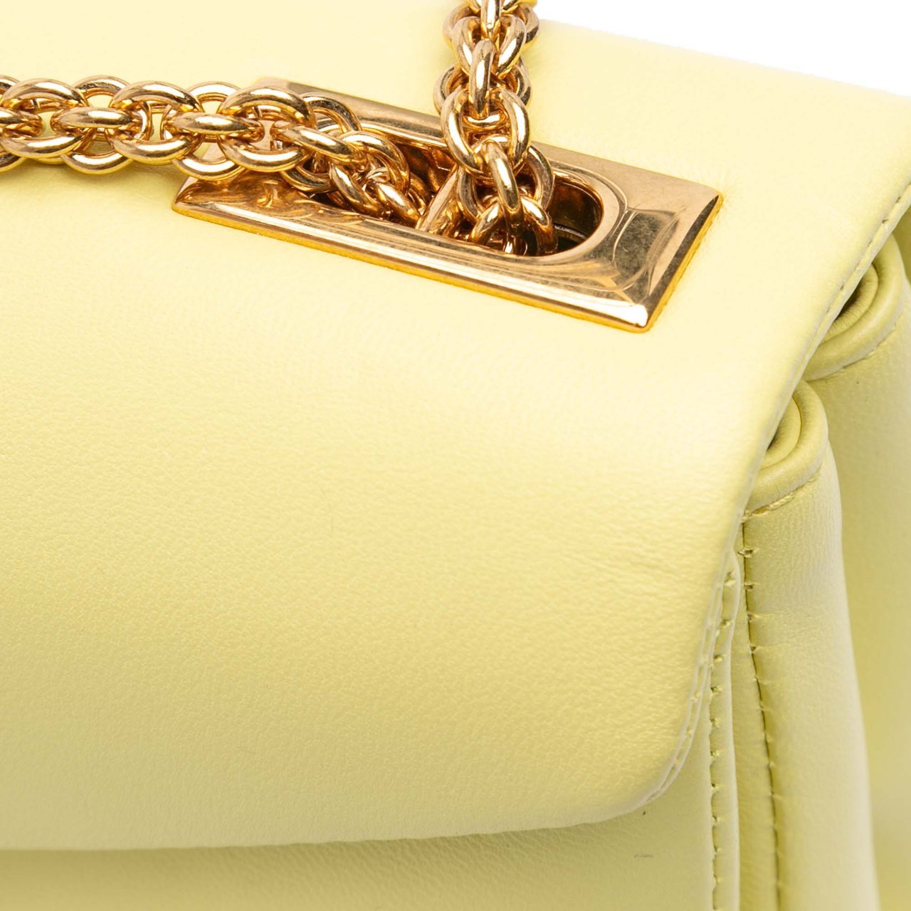 Valentino Nappa One Stud Chain Shoulder Bag Geel