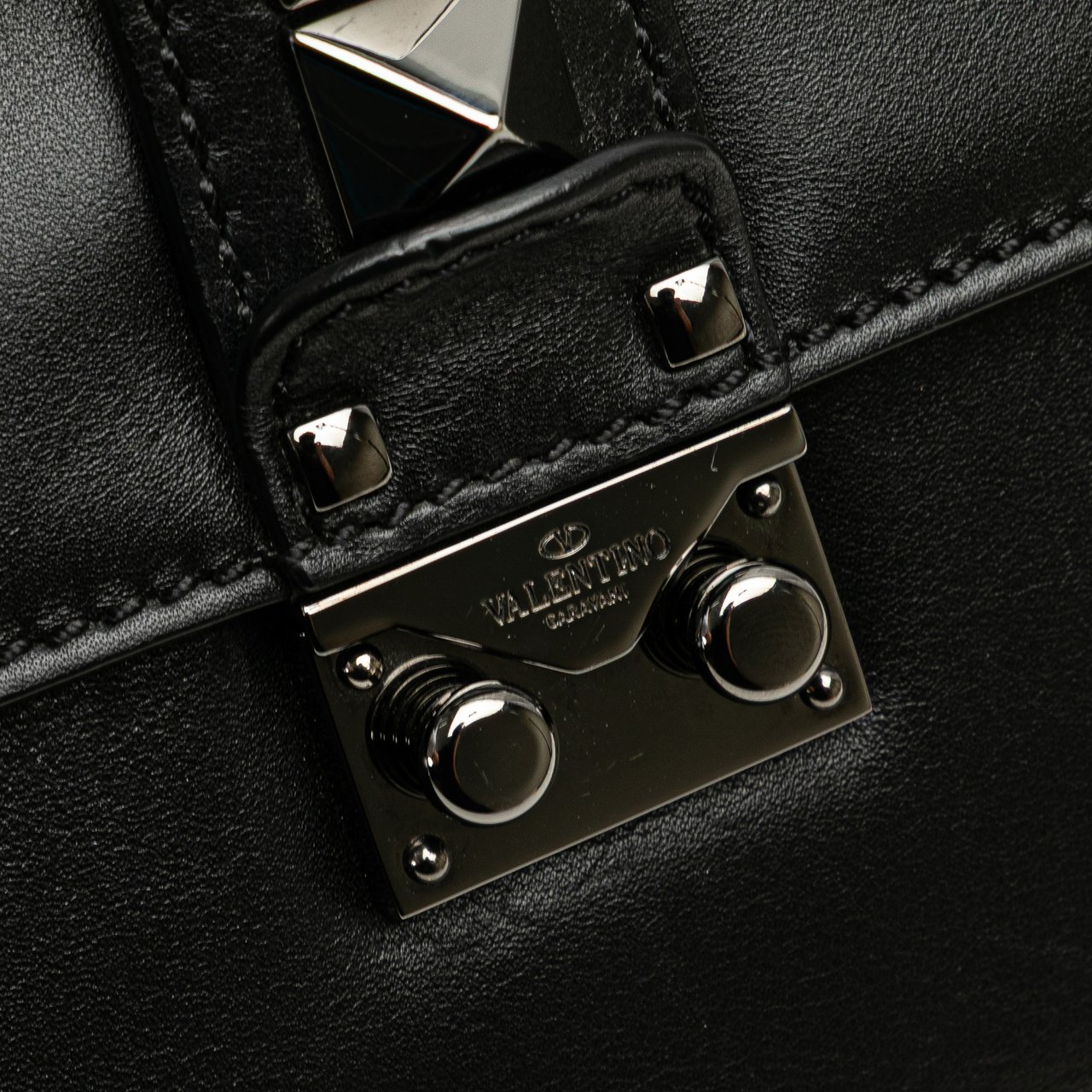 Valentino Small Leather Rockstud Glam Lock Crossbody Zwart