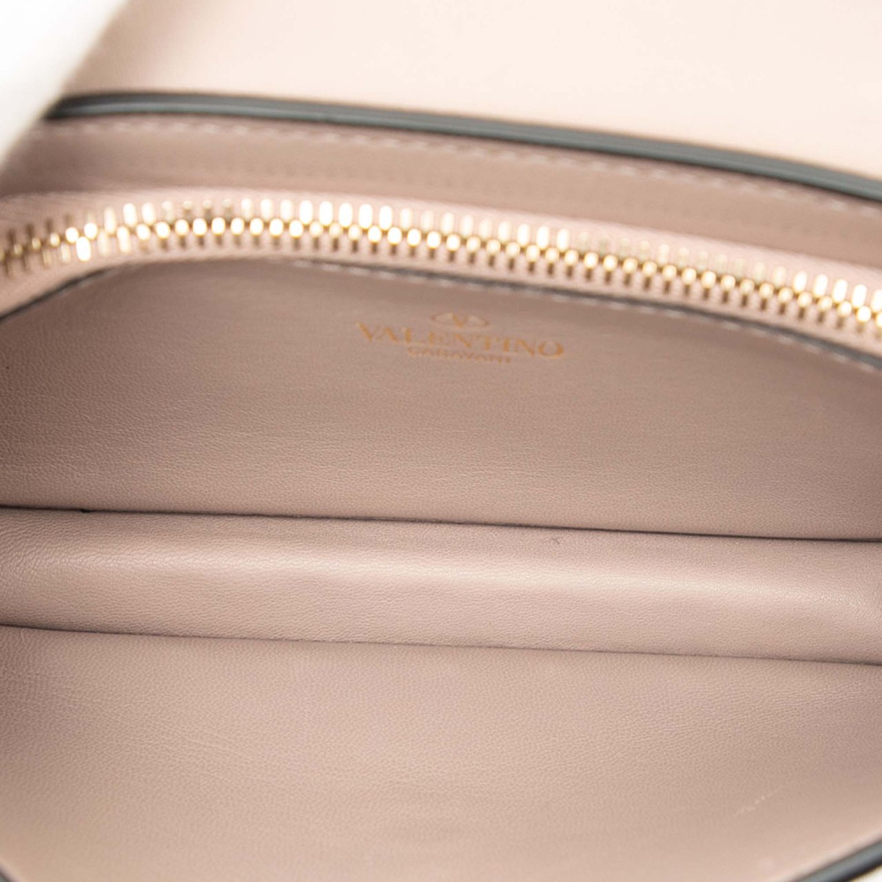 Valentino Metallic Pebbled Calfskin Rockstud Phone Case with Chain Bruin