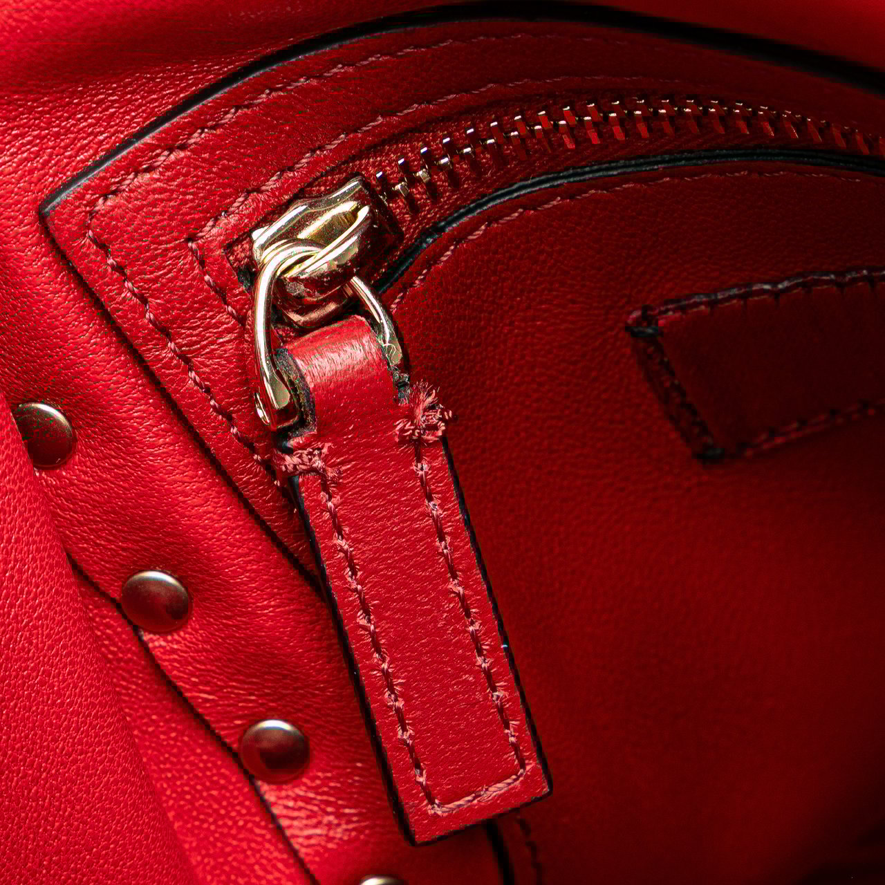 Valentino Nappa Rockstud Spike Vertical Satchel Rood