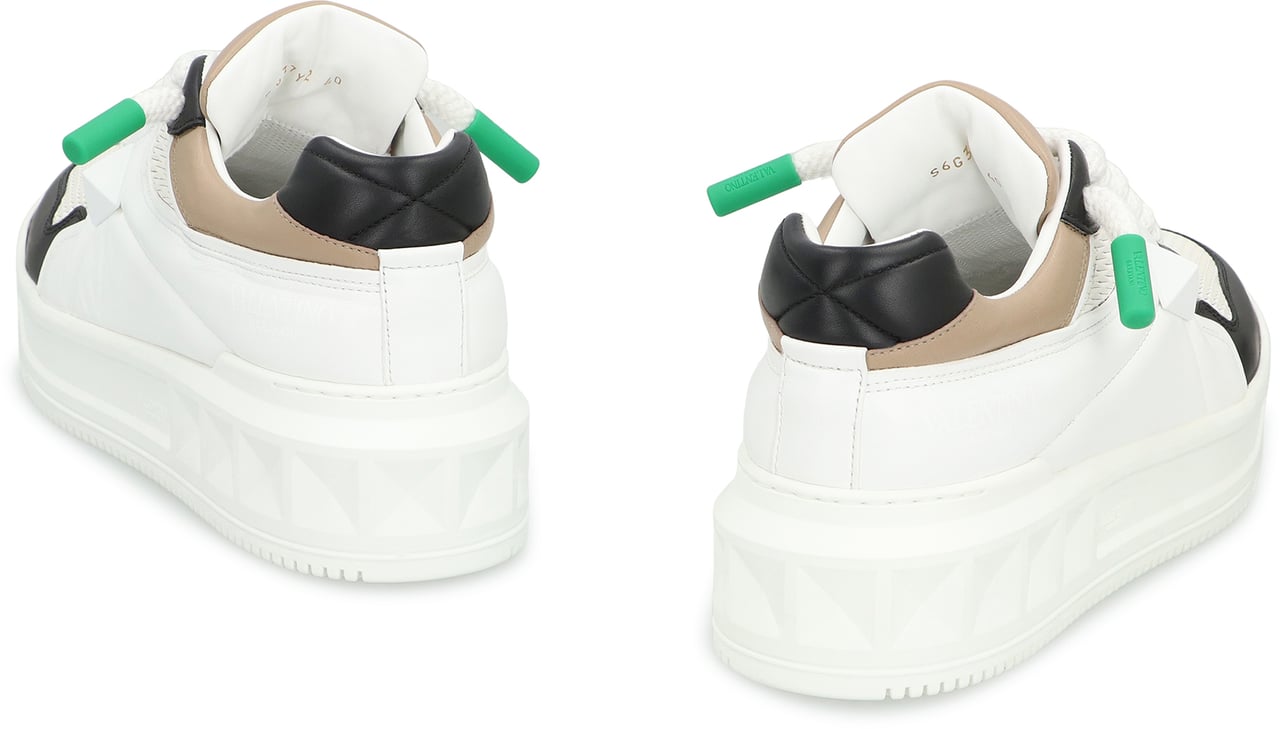 Valentino ONE STUD XL Low-top sneakers Beige