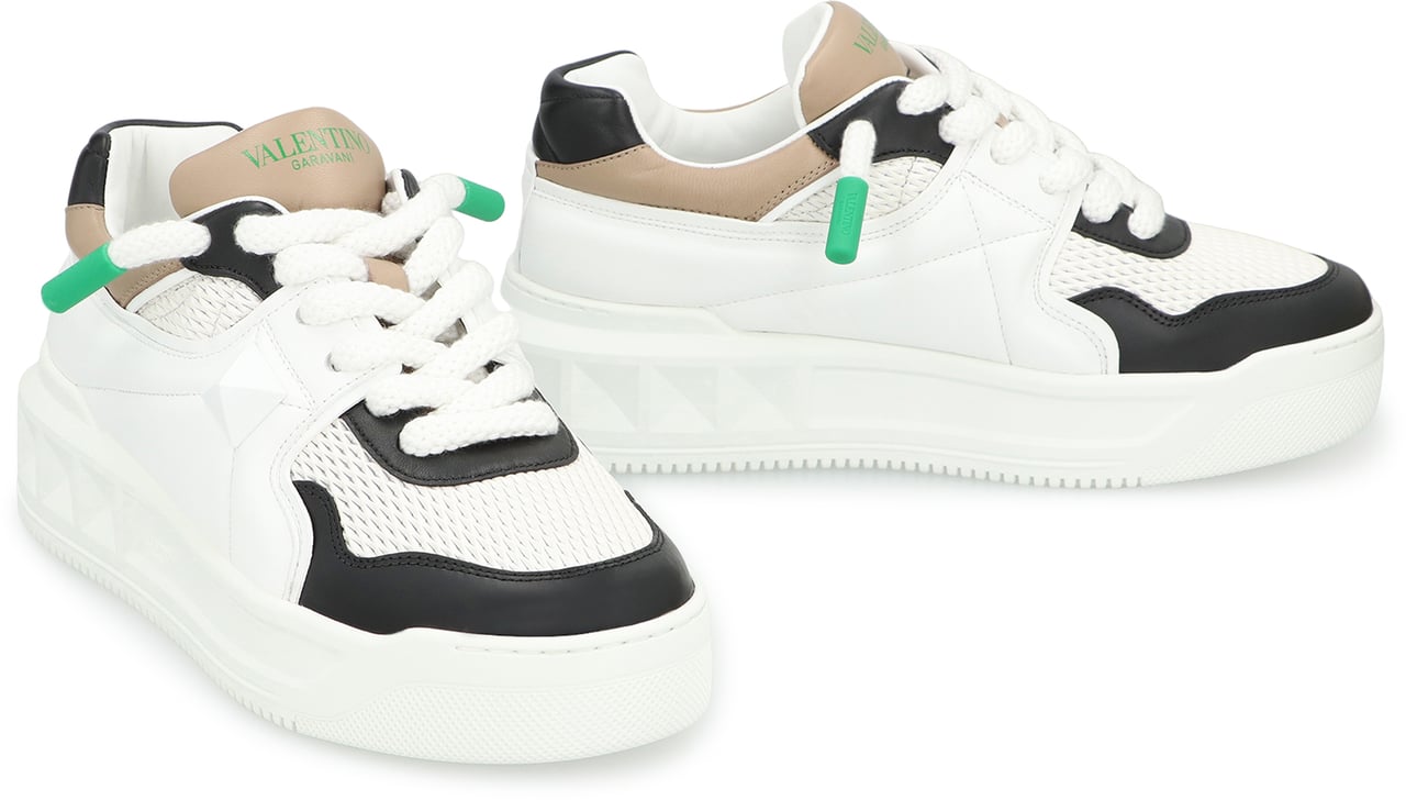 Valentino ONE STUD XL Low-top sneakers Beige