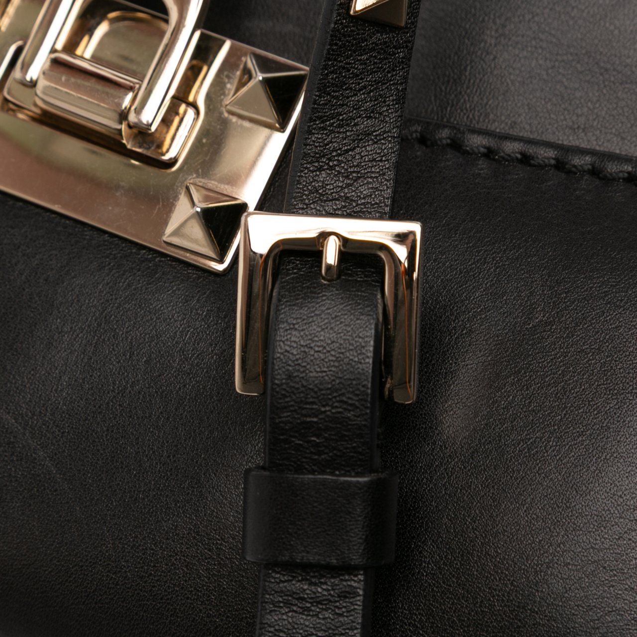 Valentino Small Leather Rockstud Crossbody Zwart