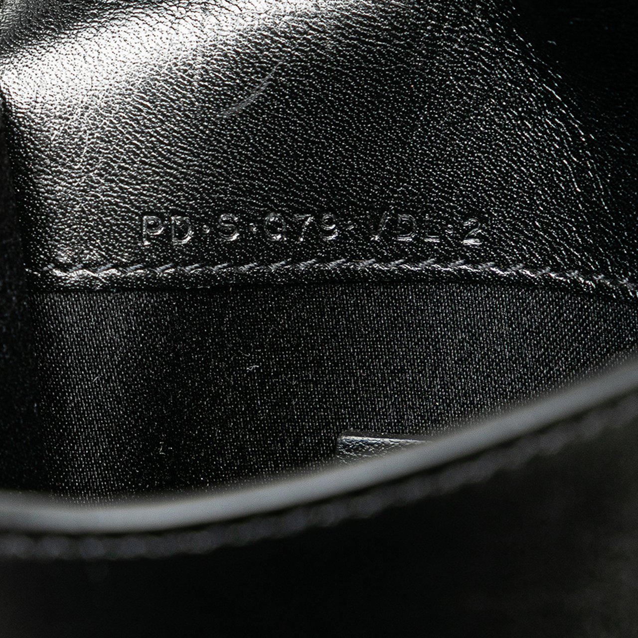 Valentino Leather VRing Neck Pouch Zwart