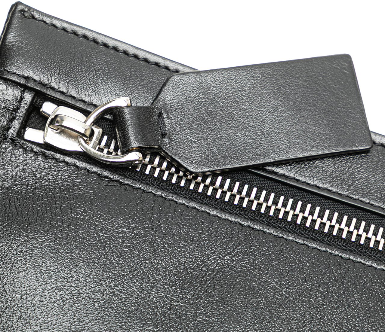 Valentino Leather VRing Neck Pouch Zwart