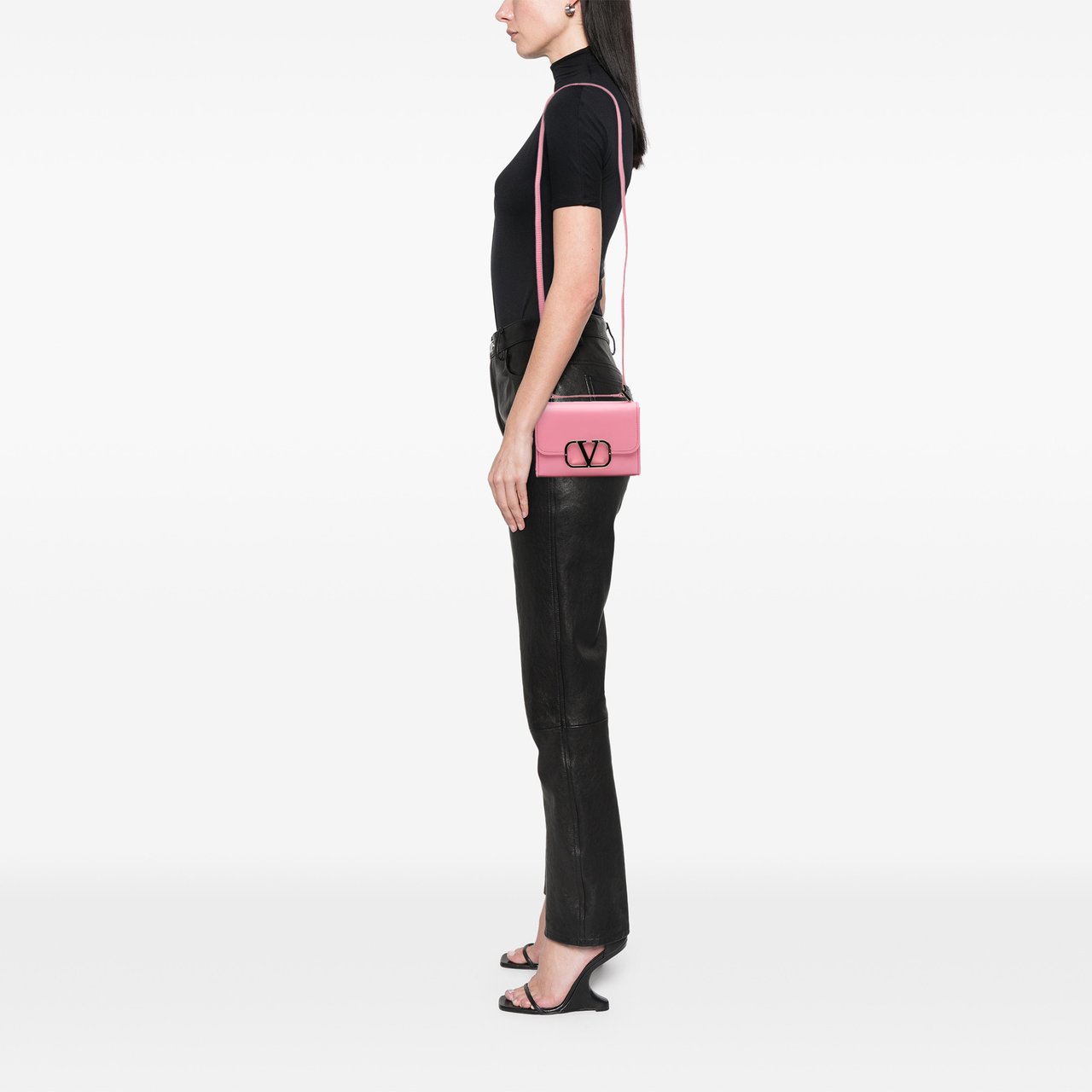 Valentino Small Leather VLogo Type Crossbody Roze