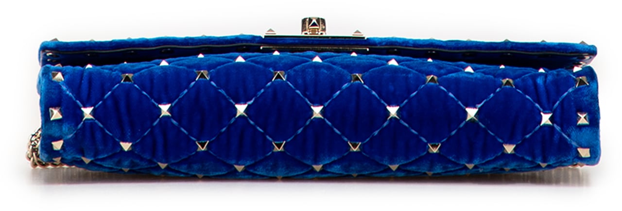 Valentino Quilted Velvet Rockstud Spike Wallet on Chain Blauw