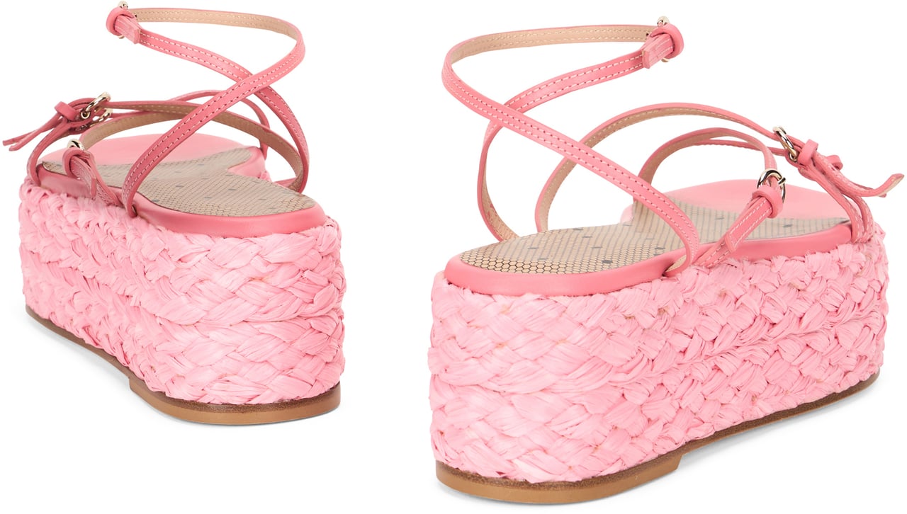 Valentino Elegant pink sandals with comfortable platform sole Roze