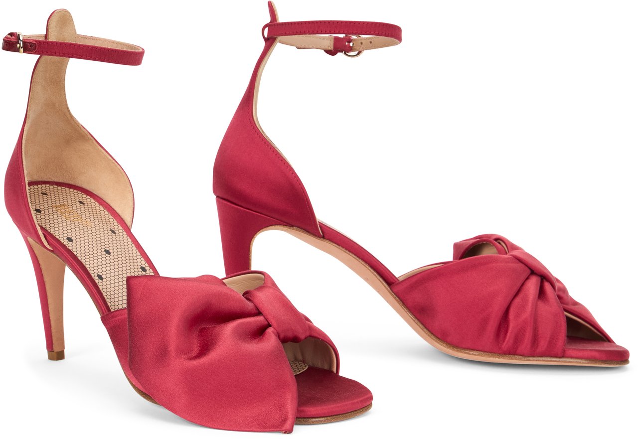 Valentino High heel shoe in red color with satin effect Rood