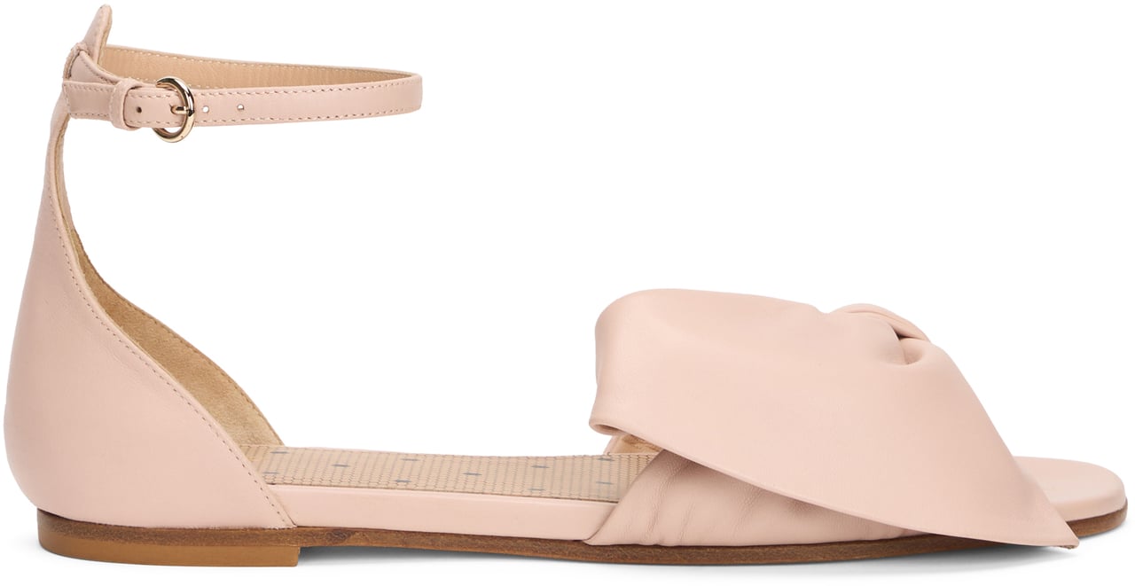 Valentino Pink low sandals with a stylish and versatile strap Roze