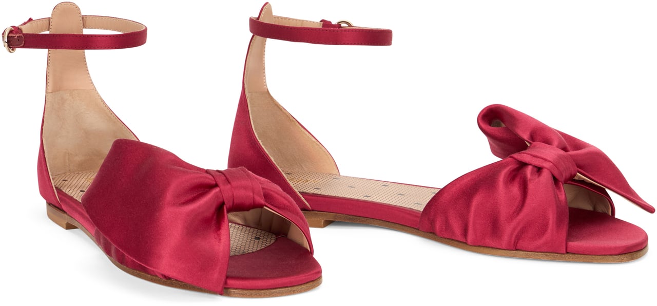 Valentino Red sandal with strap in an elegant and refined design Rood