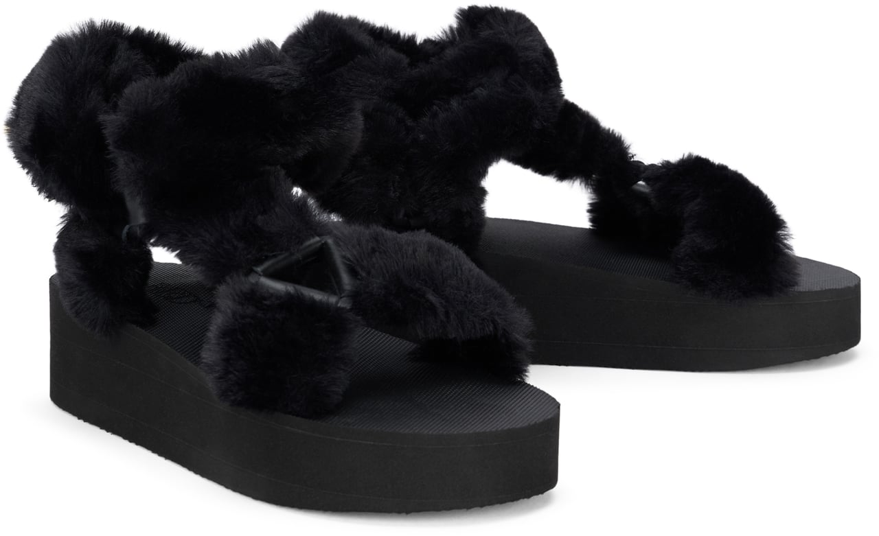 Valentino Modern black sandals, comfortable and versatile. Zwart