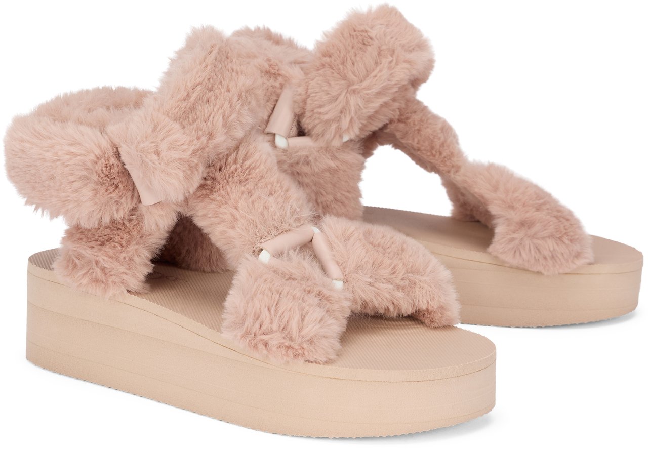 Valentino Elegant and soft pink sandal, ideal for any type of look. Roze