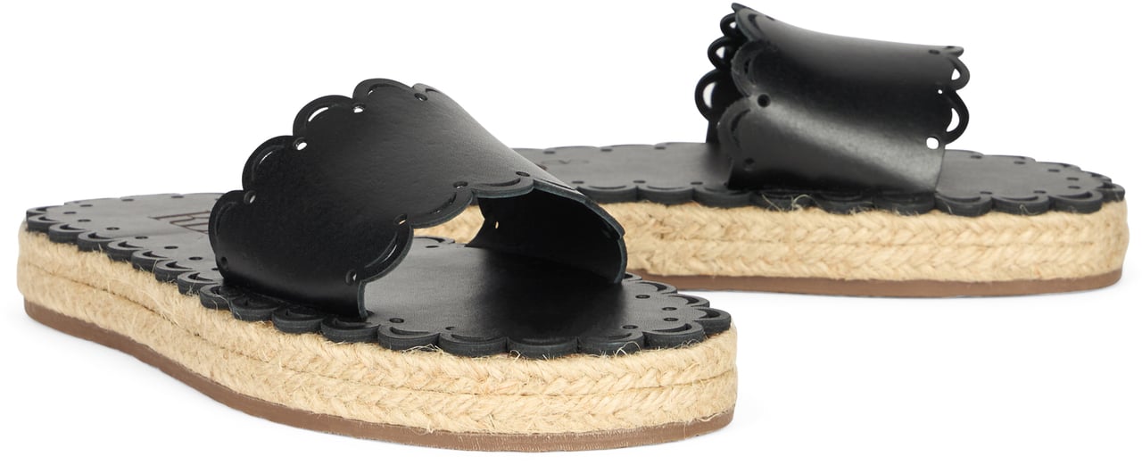 Valentino Black sandals with an elegant and summery design. Zwart