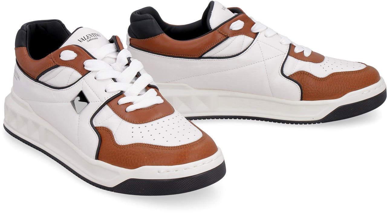 Valentino Leather low-top sneakers Wit