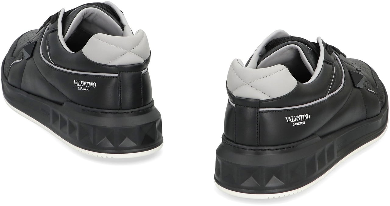 Valentino One Stud Low-top sneakers Zwart