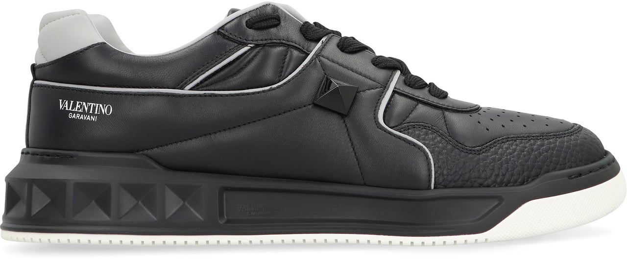 Valentino One Stud Low-top sneakers Zwart
