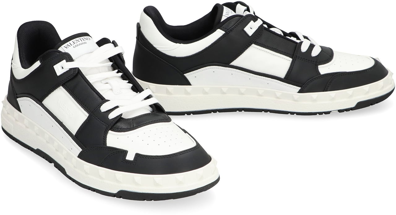 Valentino Freedots Low-top sneakers Zwart