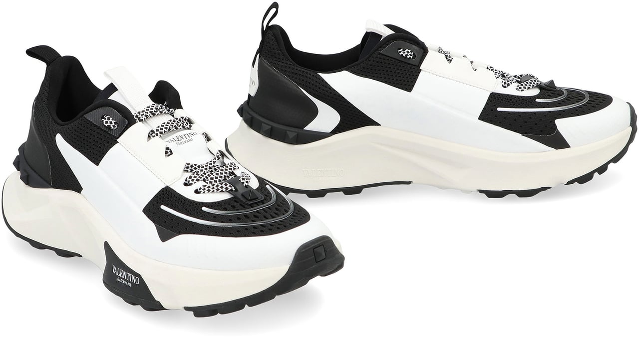 Valentino True Act mesh sneakers Zwart